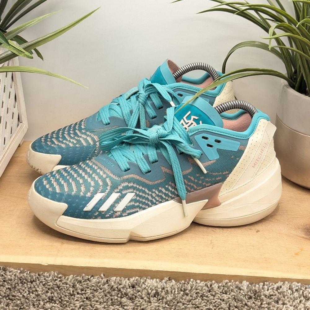 Adidas D.O.N. Issue 4 Youth Size 5 Basketball Shoes Casual Comfort Women's 6 Eq